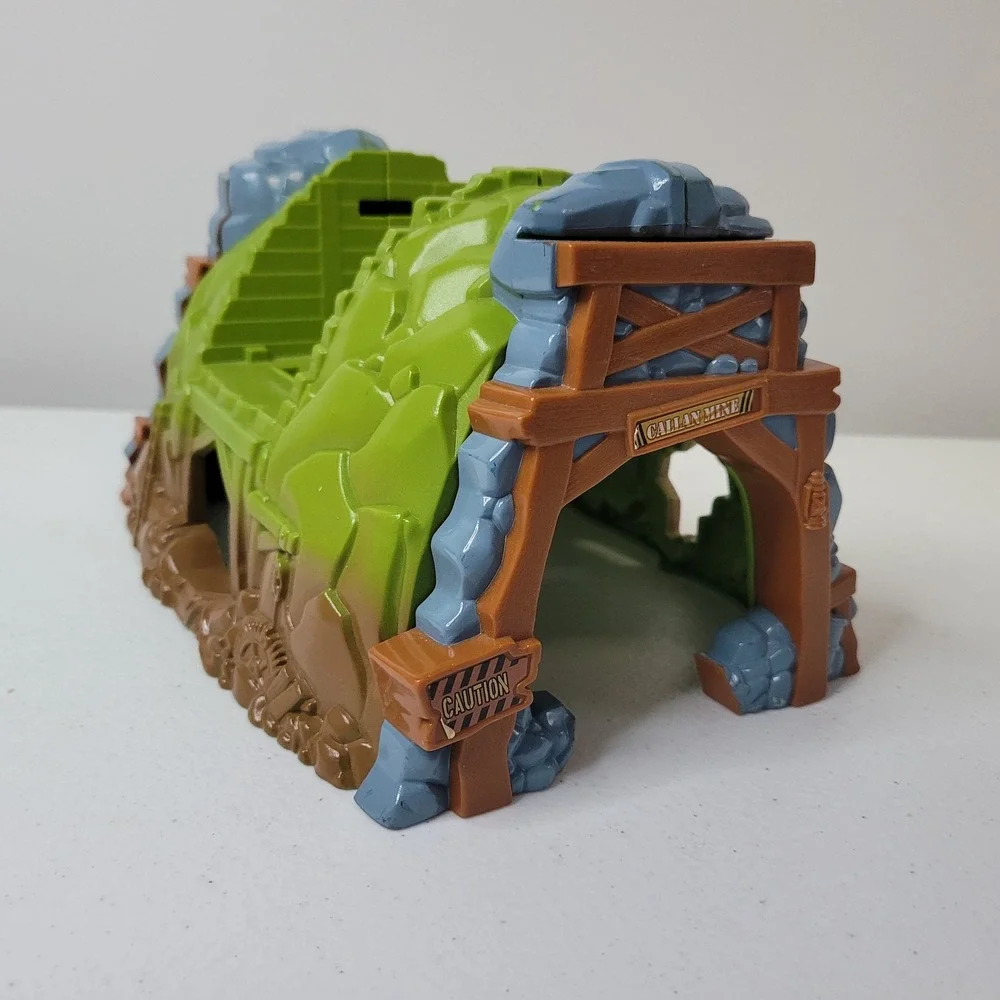 T6608 Train Bridge Tunnel Thomas Tidmouth‎ Sheds Playset 2009 Mattel